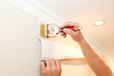 Pose de papier peint à Capestang — revêtements muraux et toiles de verre